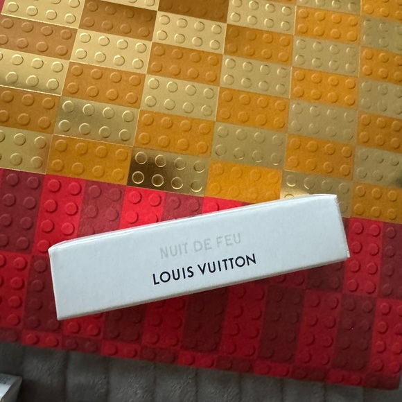 Louis Vuitton scent sample Nuit de feu - Picture 2 of 2